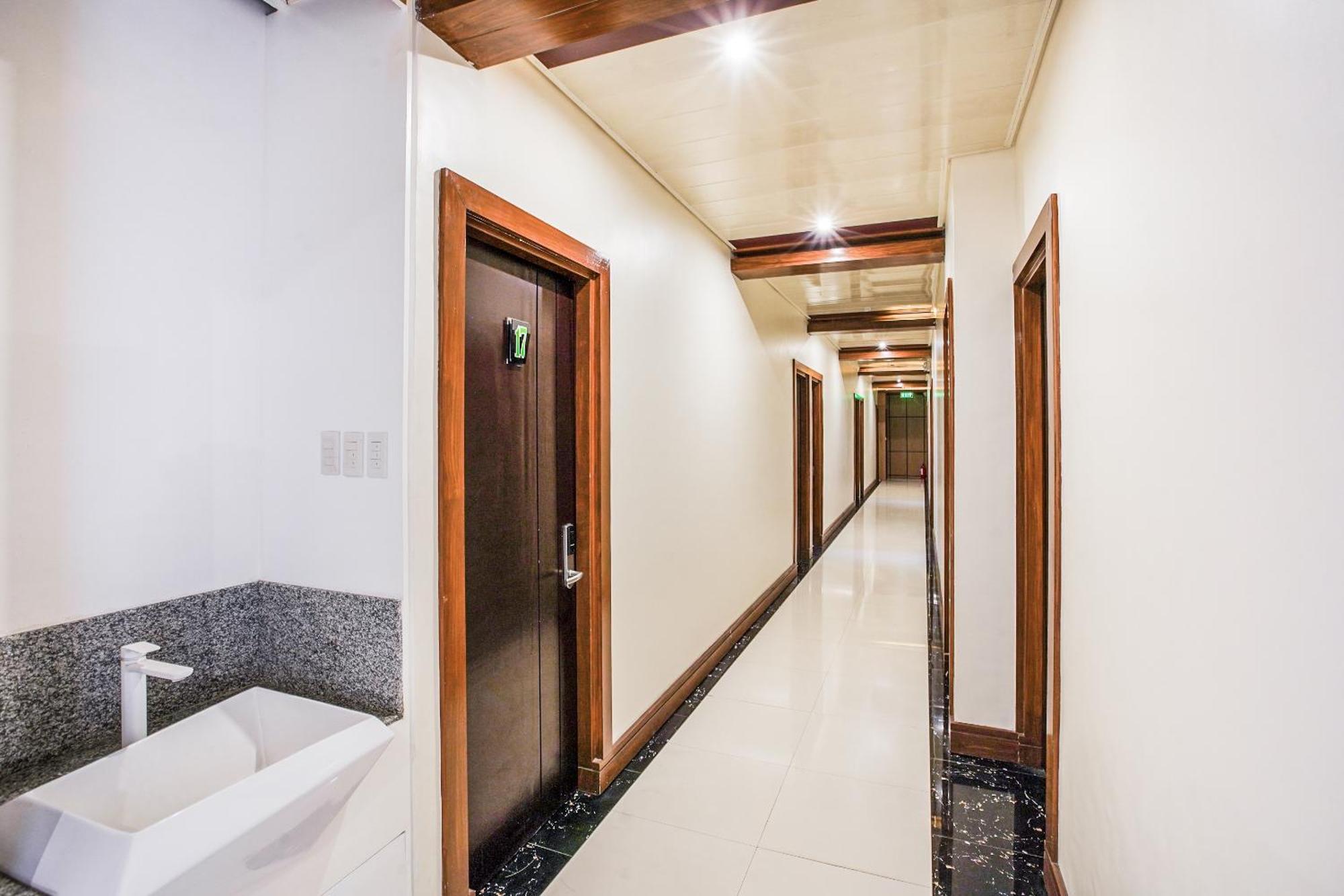 Oyo 489 Casa Mia Hotel Suites General Santos City Екстер'єр фото