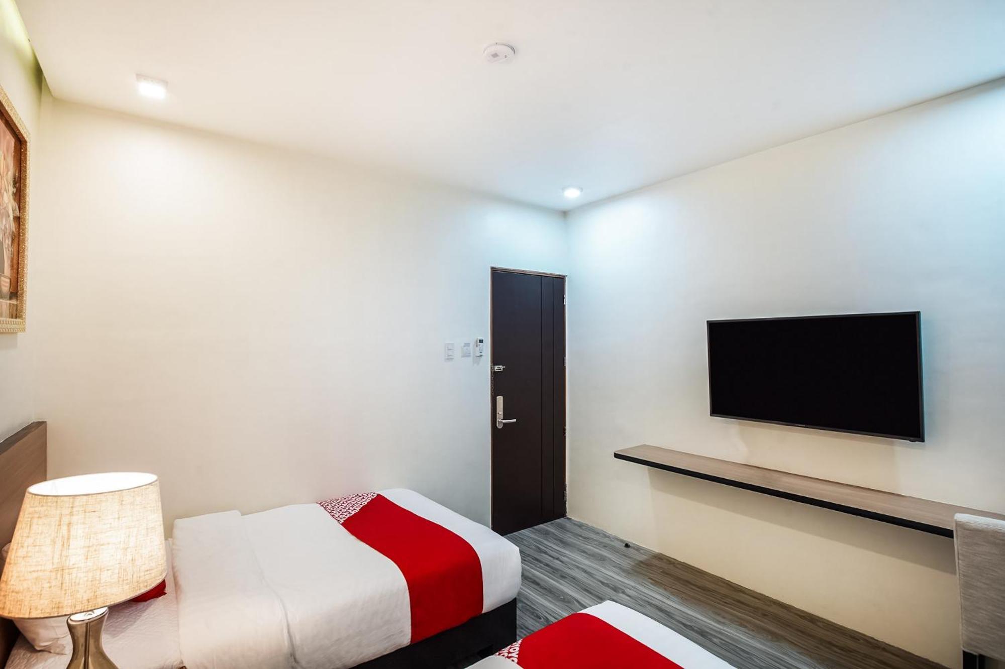 Oyo 489 Casa Mia Hotel Suites General Santos City Екстер'єр фото